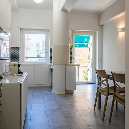 Grazia Modern And Cozy Close To Tiburtina Station