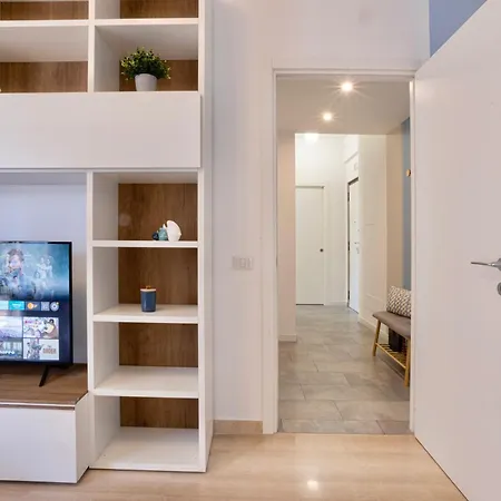 Grazia Modern And Cozy Close To Tiburtina Station * Roma