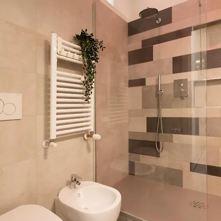 Grazia Modern And Cozy Close To Tiburtina Station Roma