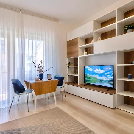 Daire Grazia Modern And Cozy Close To Tiburtina Station Roma